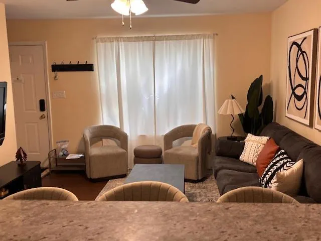 Modern 3br3ba Duplex- Walk To Fsu & Near Downtown Ferienhaus